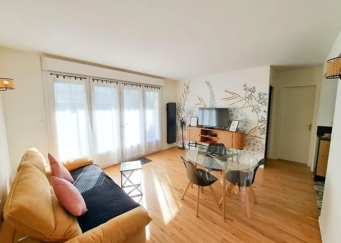 Le Coeur De Royan - Plein Centre Ville - 150M De La Plage - Cour Exterieur Privative - Ideal Pour Couple