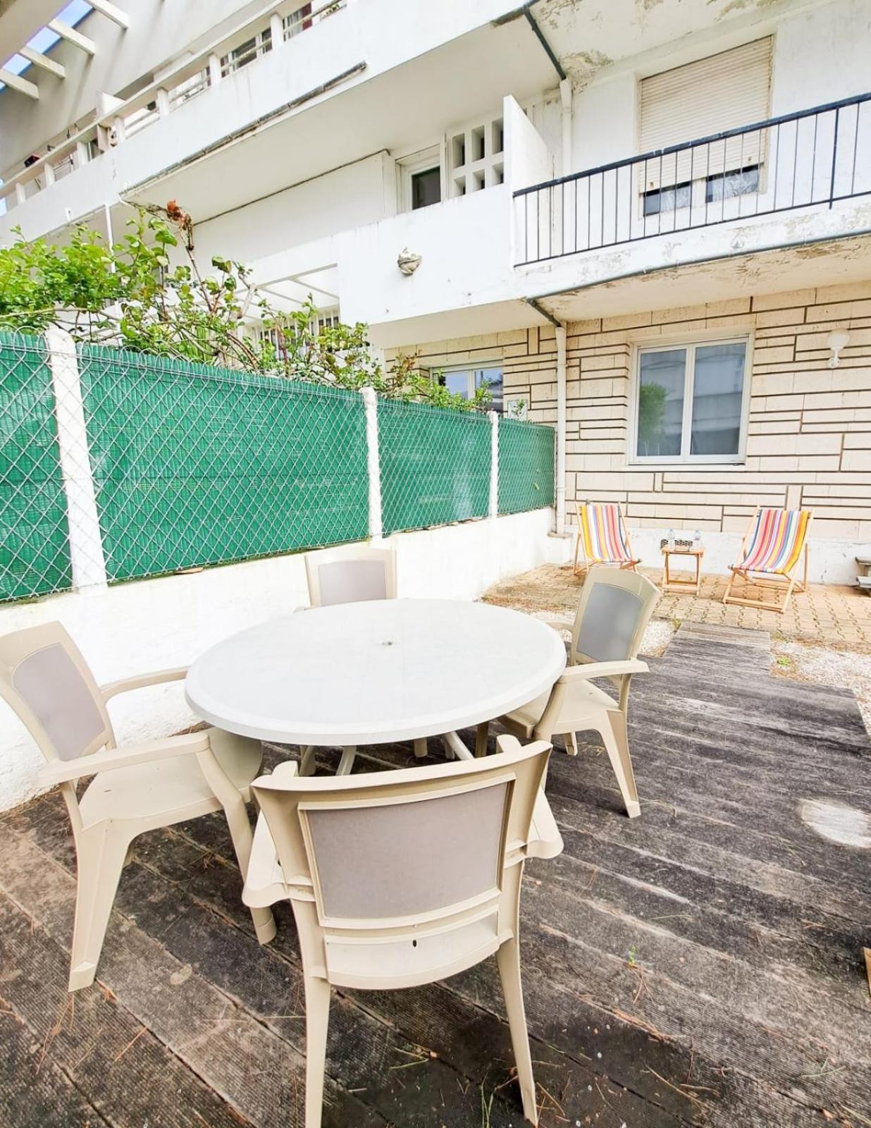 Le Coeur De - Plein Centre - 150m De La - Cour Exterieur Privative - Ideal Pour Couple *