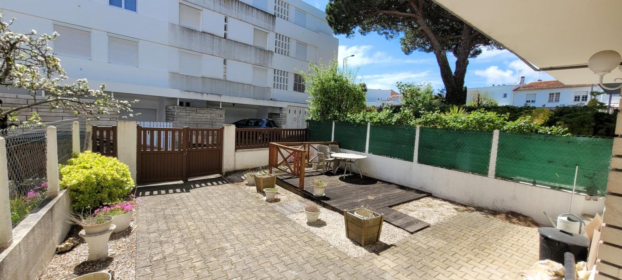 Appartement Le Coeur De - Plein Centre - 150m De La - Cour Exterieur Privative - Ideal Pour Couple Royan